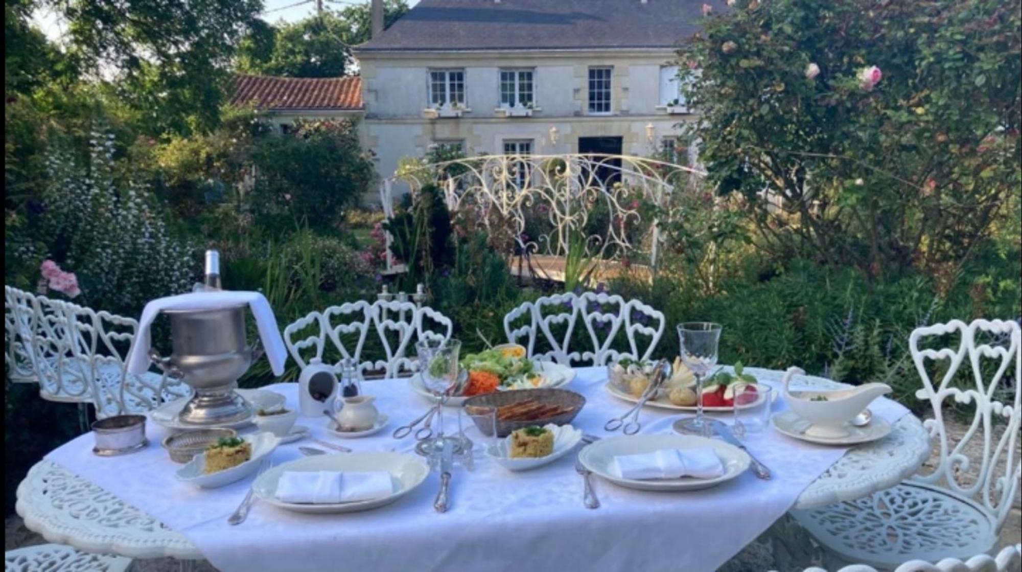Chambre De Charme Dans Un Jardin De 1500M2 Nueil-sur-Layon Exterior photo