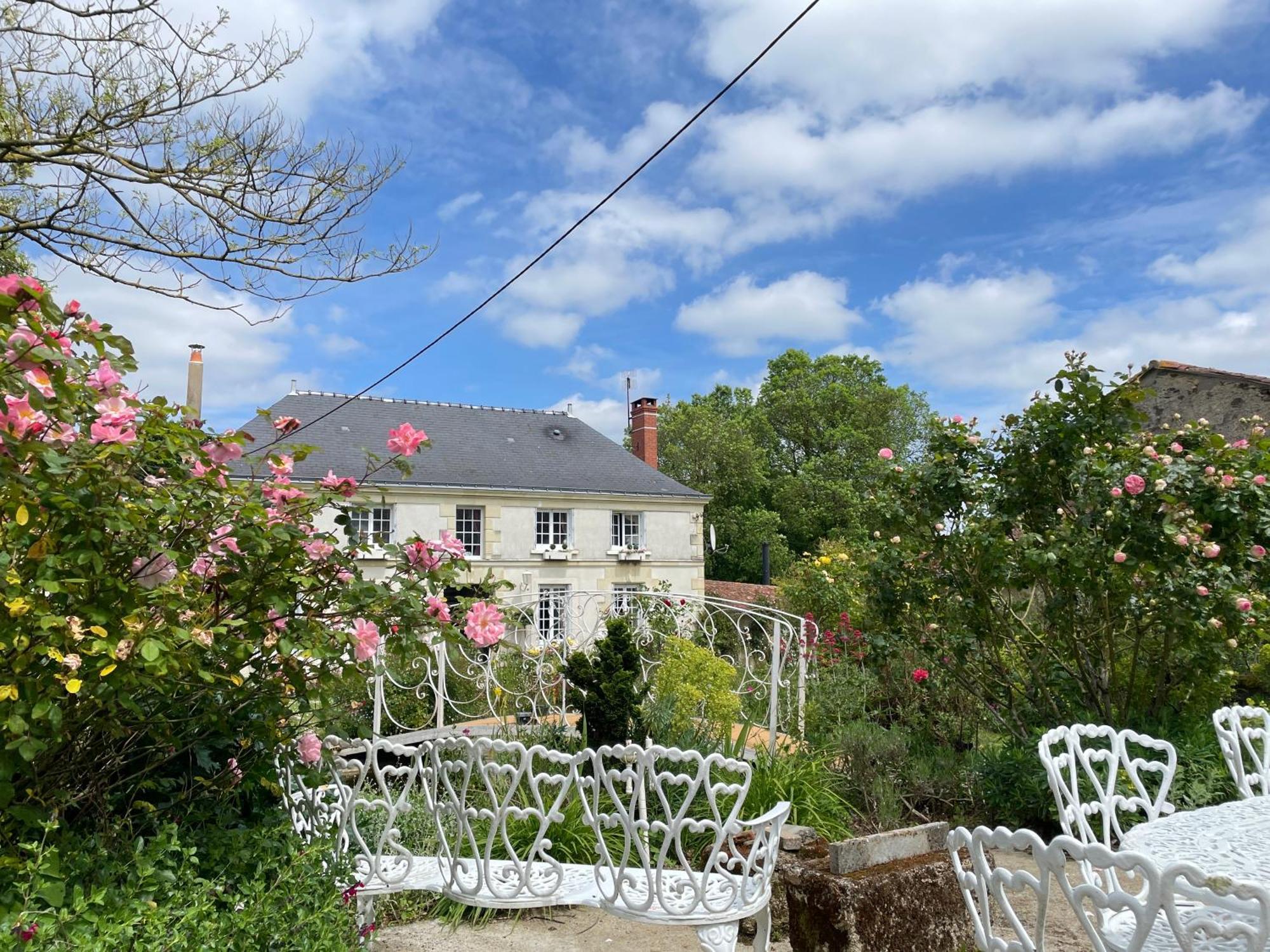 Chambre De Charme Dans Un Jardin De 1500M2 Nueil-sur-Layon Exterior photo