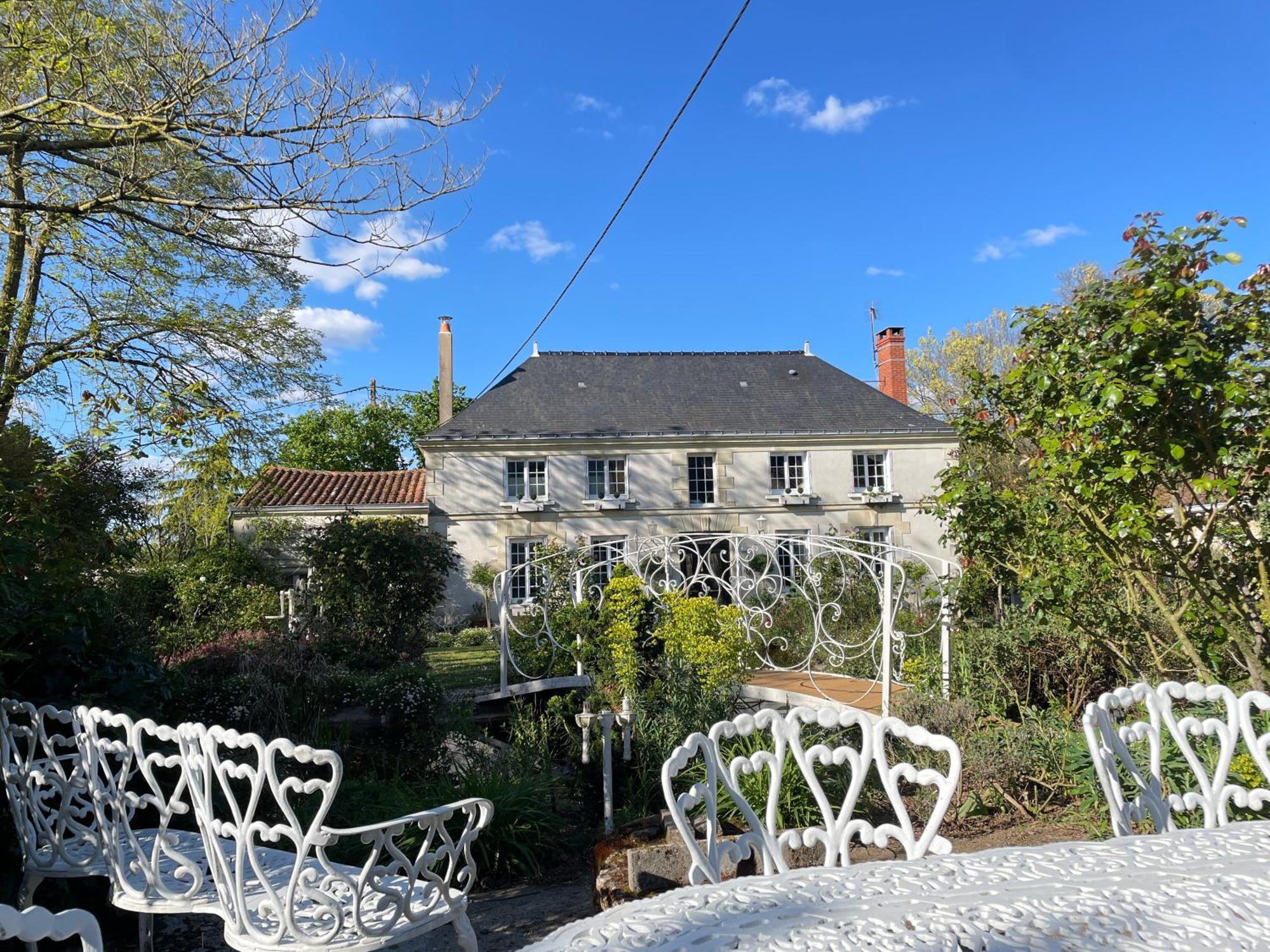 Chambre De Charme Dans Un Jardin De 1500M2 Nueil-sur-Layon Exterior photo
